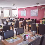巴赫罗马斯酒店 Zeitlarn